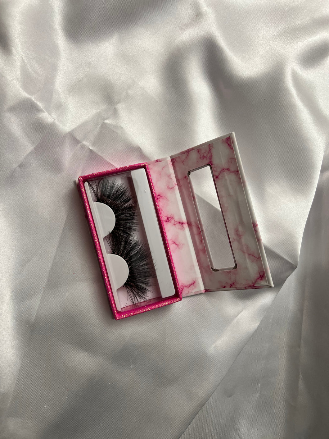 FAUX CILS